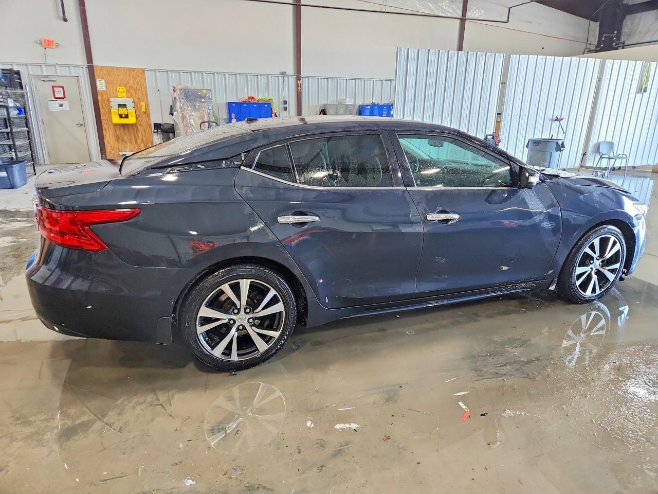 2017 Nissan Maxima Platinum - Image 3