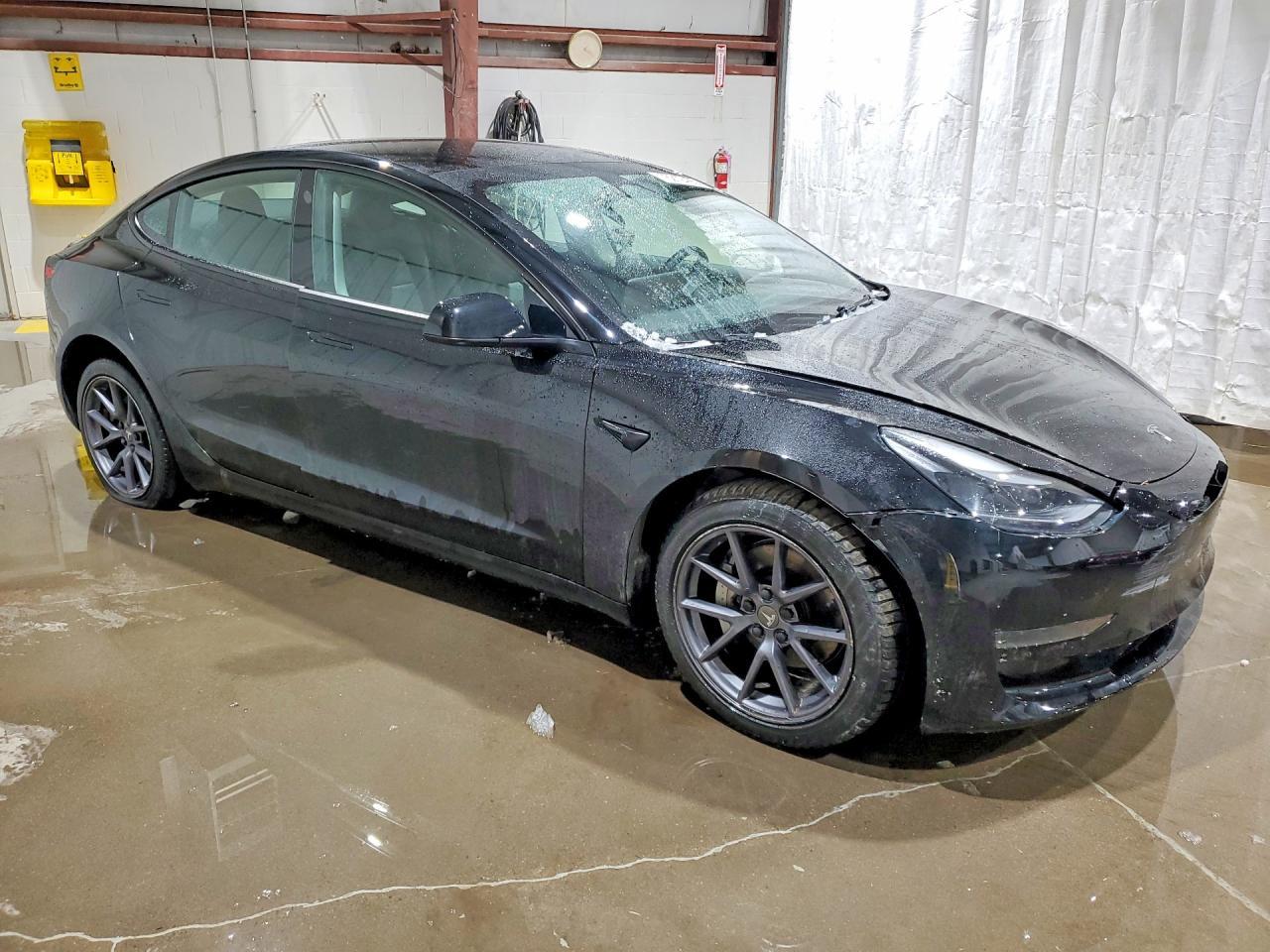 2023 Tesla Model 3 - Image 4