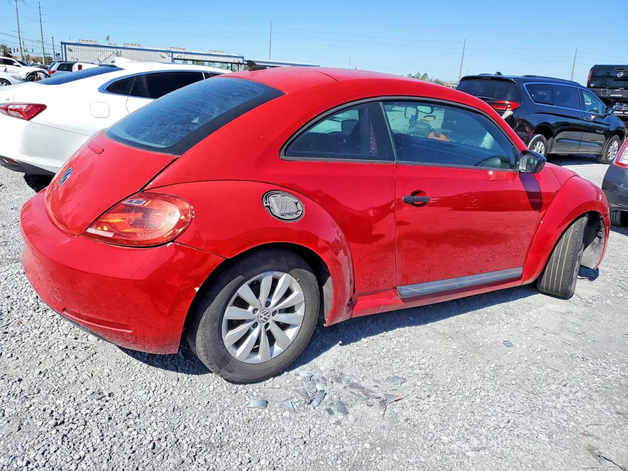 2015 Volkswagen Beetle 1.8T - Фото 3