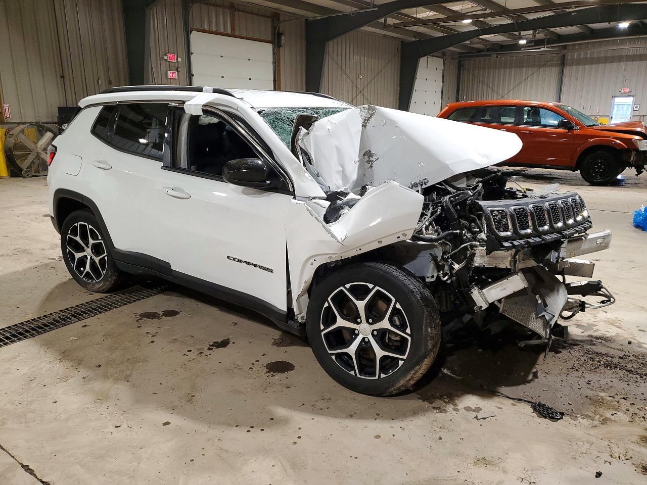 2024 Jeep Compass Latitude - Image 4