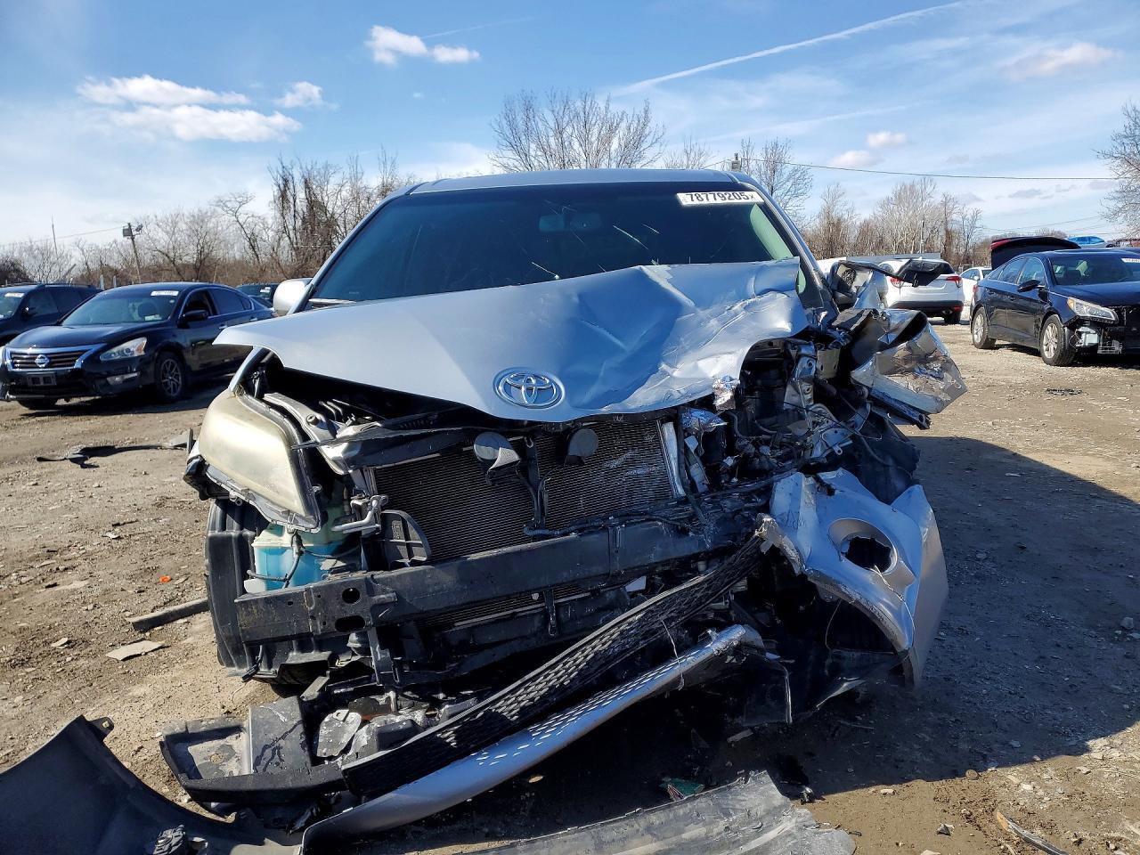 2015 Toyota Sienna Se 8-Passenger - Фото 5