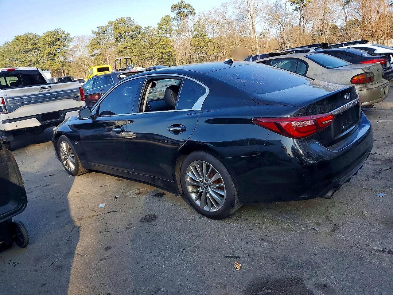 2018 Infiniti Q50 Luxe - Фото 2