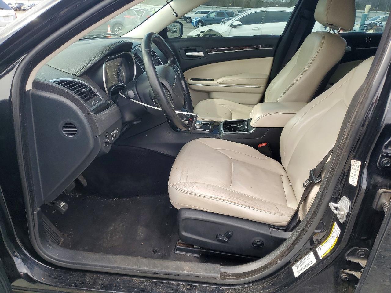 2015 Chrysler 300 Limited - Фото 7