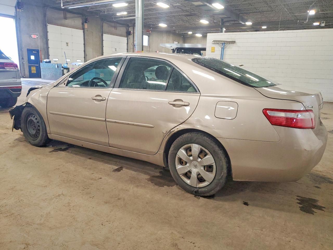 2009 Toyota Camry Base - Фото 2