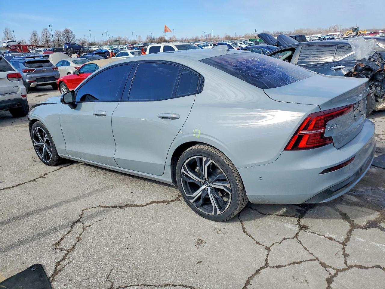2024 Volvo S60 Plus - Фото 2