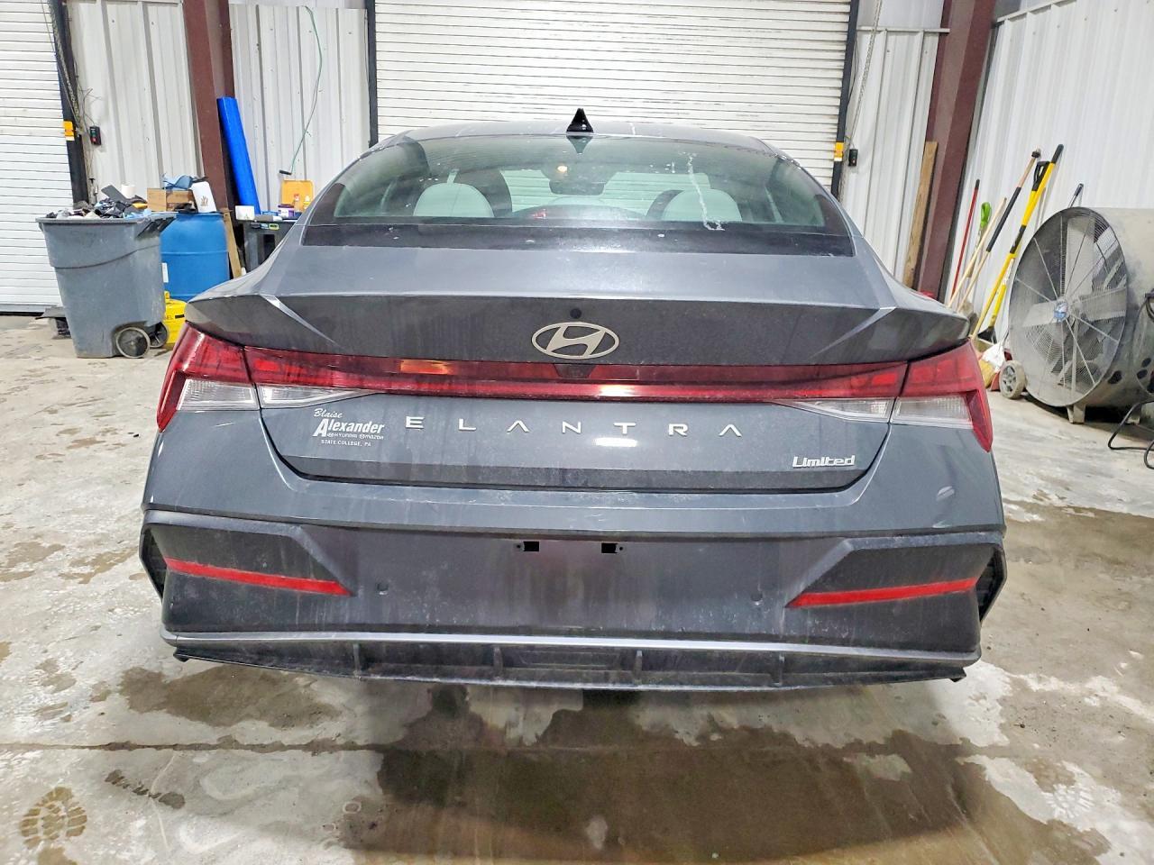 2024 Hyundai Elantra Limited - Image 6
