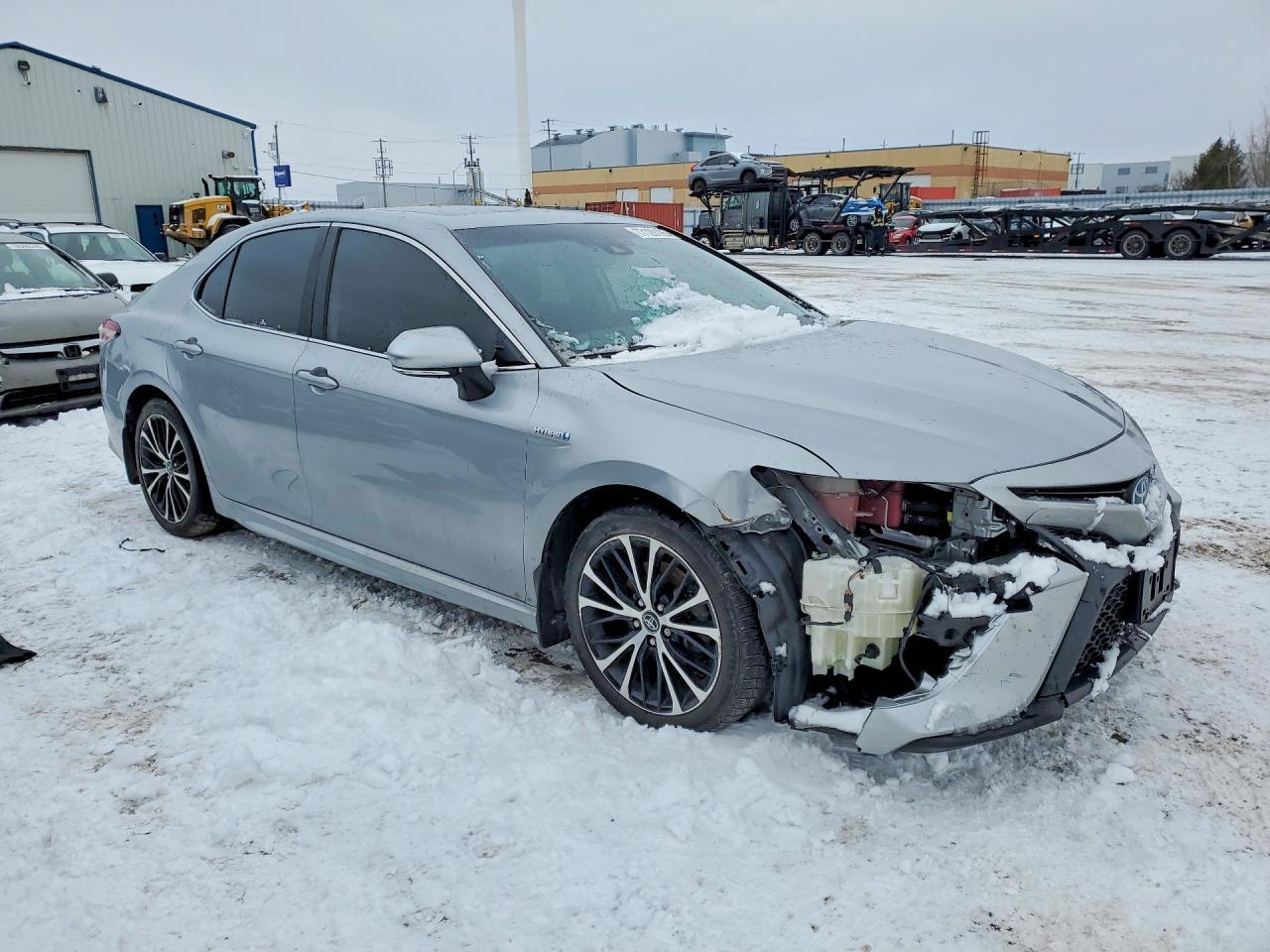 2020 Toyota Camry Se - Фото 4