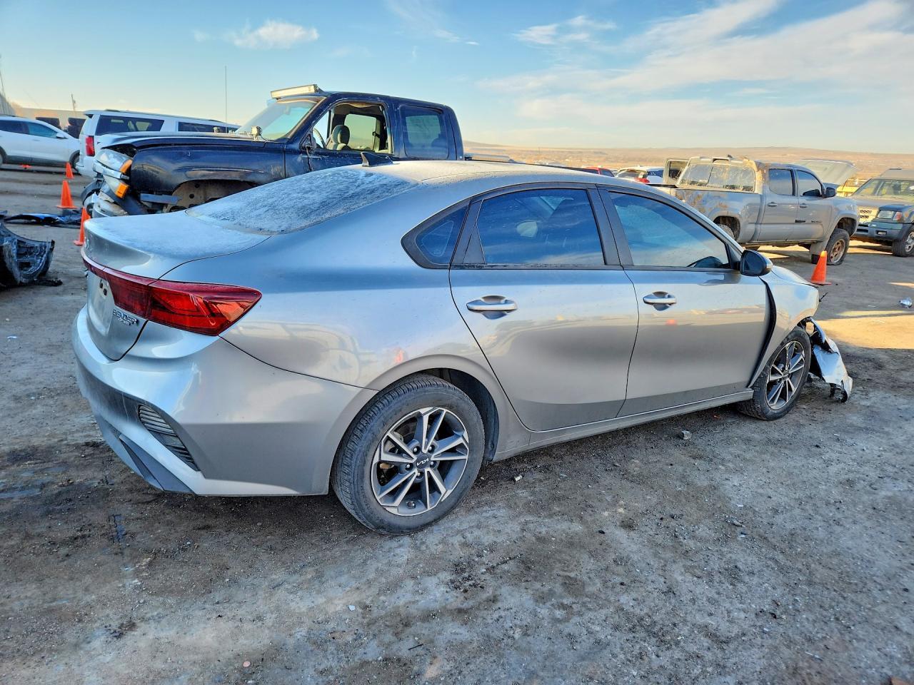 2022 Kia Forte Fe - Фото 3