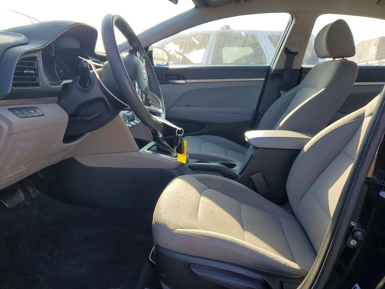 2020 Hyundai Elantra Se - Фото 7