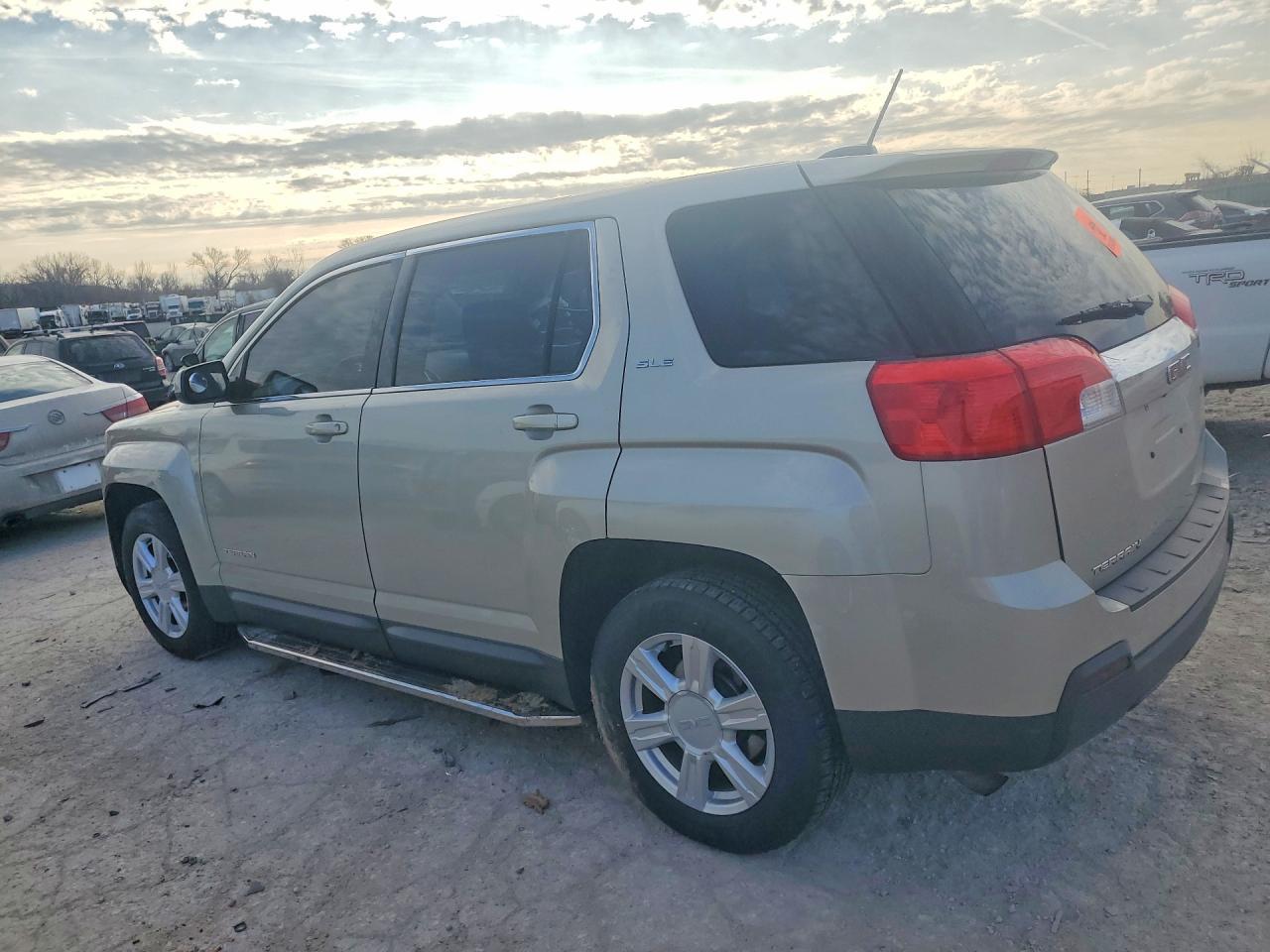 2015 GMC Terrain Sle - Image 2