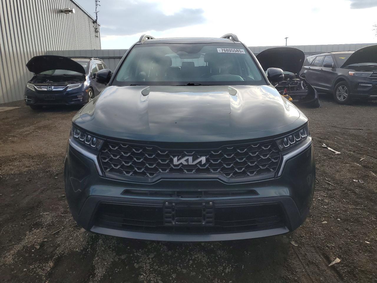 2022 Kia Sorento S - Image 5