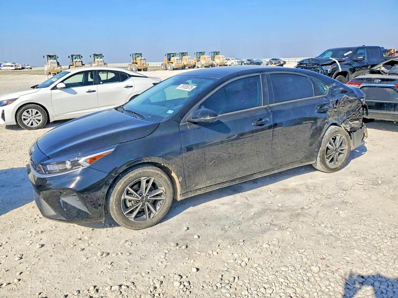 2024 Kia Forte Lxs