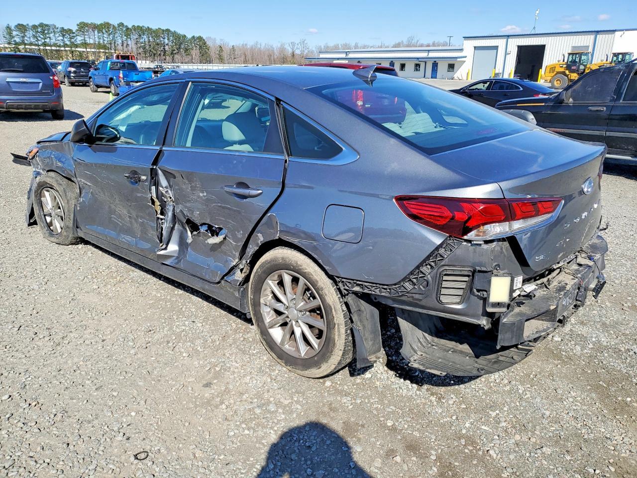 2019 Hyundai Sonata Se - Фото 2