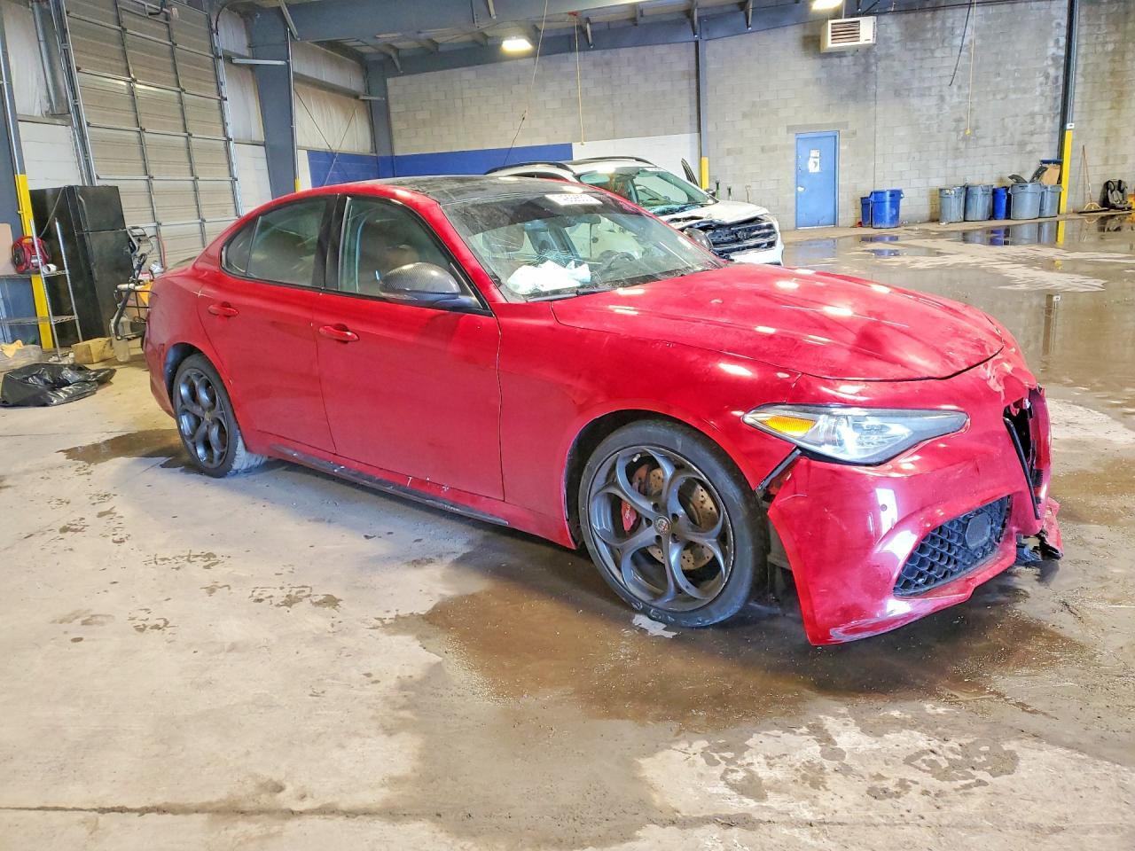 2018 Alfa Romeo Giulia Ti Q4 - Фото 4