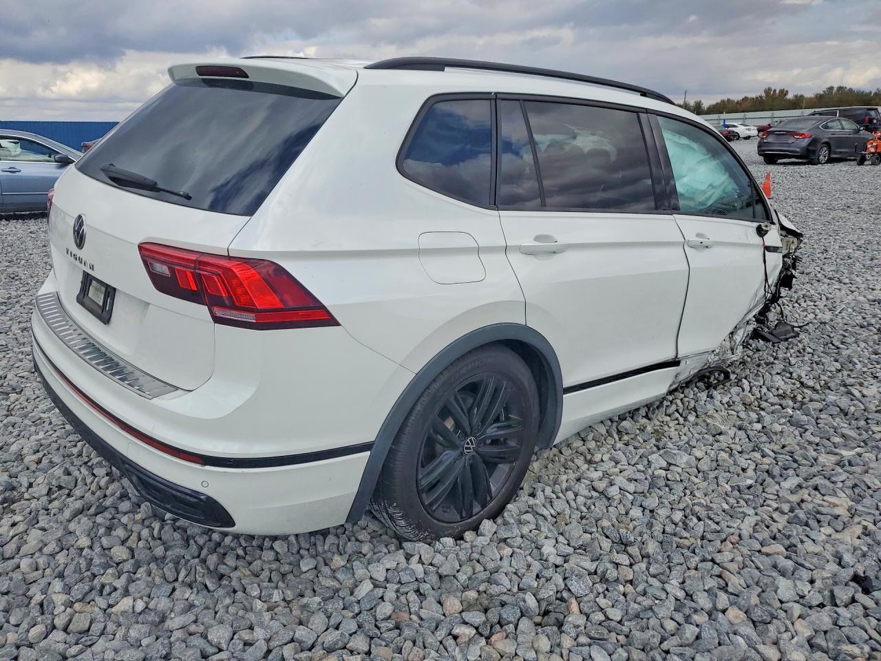 2022 Volkswagen Tiguan Se R-Line Black - Фото 3