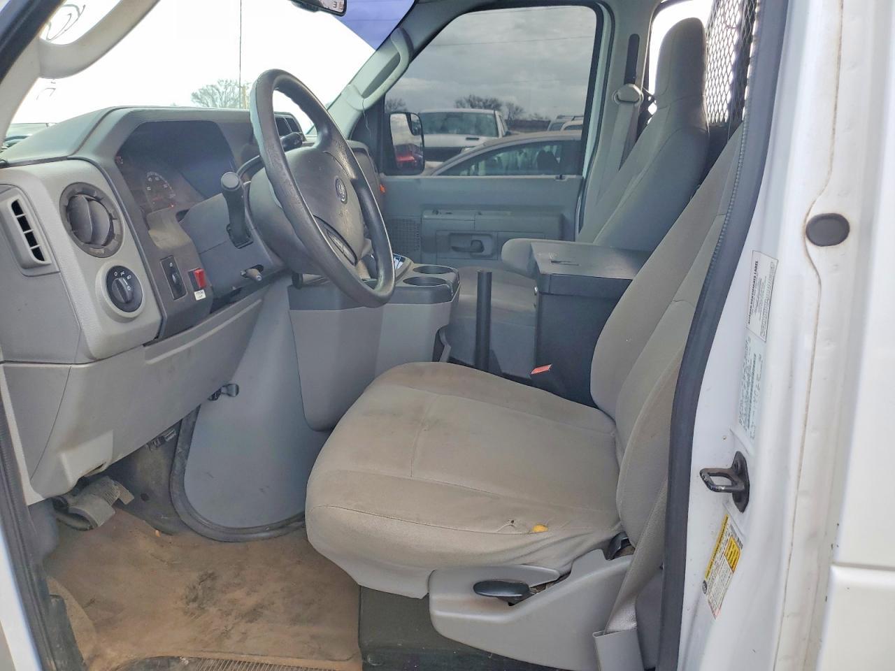 2013 Ford Econoline E150 Van - Image 7