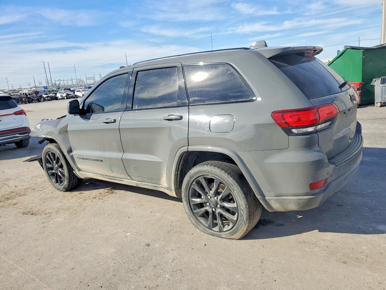 2019 Jeep Grand Cherokee Laredo - Фото 2