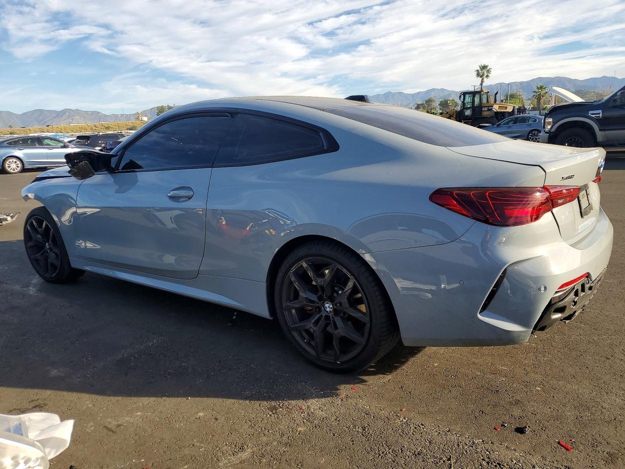 2026 BMW M440Xi - Image 2