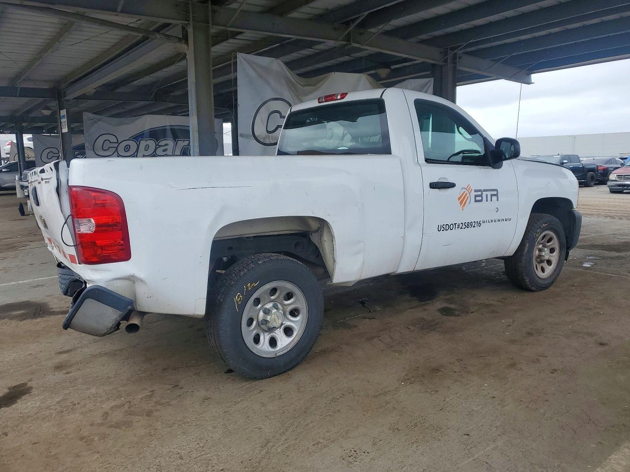 2011 Chevrolet Silverado C1500 - Фото 3