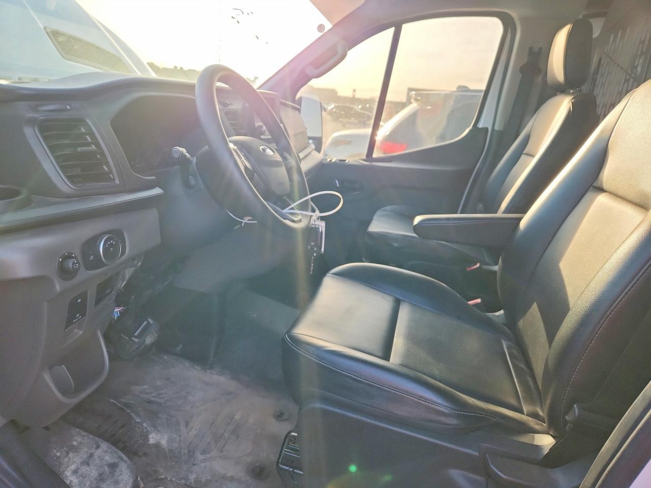 2025 Ford Transit 150 Utility / Service Van - Фото 7
