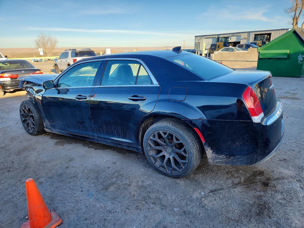 2016 Chrysler 300 Limited - Фото 2