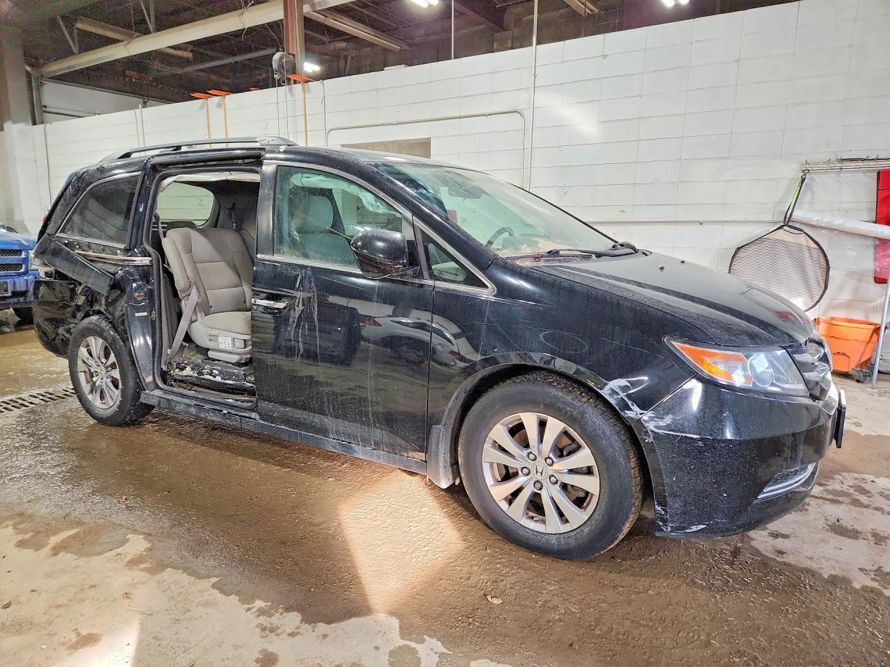 2015 Honda Odyssey Ex - Image 4