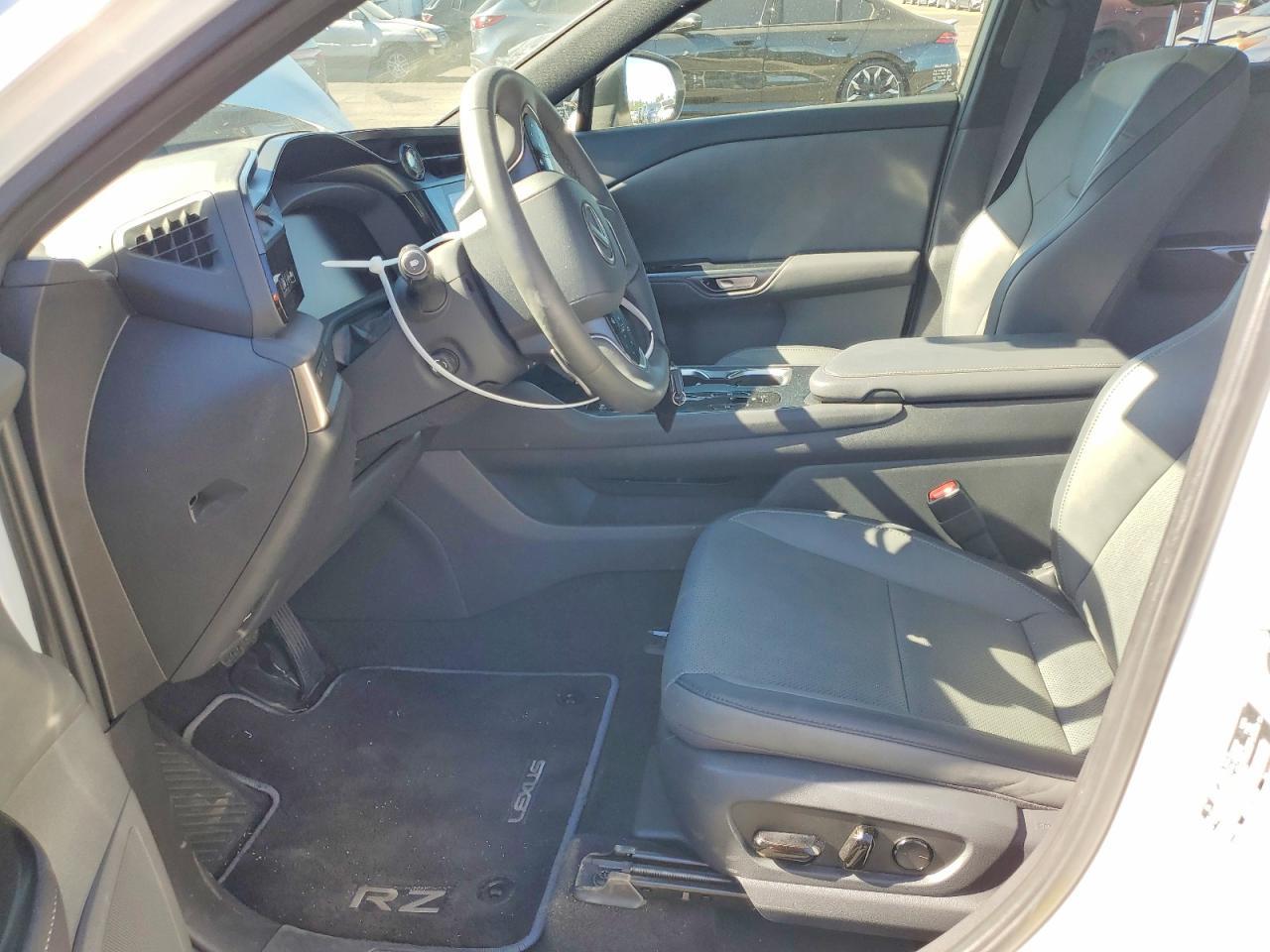 2024 Lexus Rz 300E Premium - Image 7