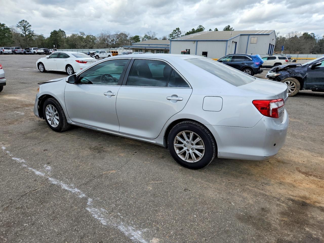 2012 Toyota Camry Le - Image 2