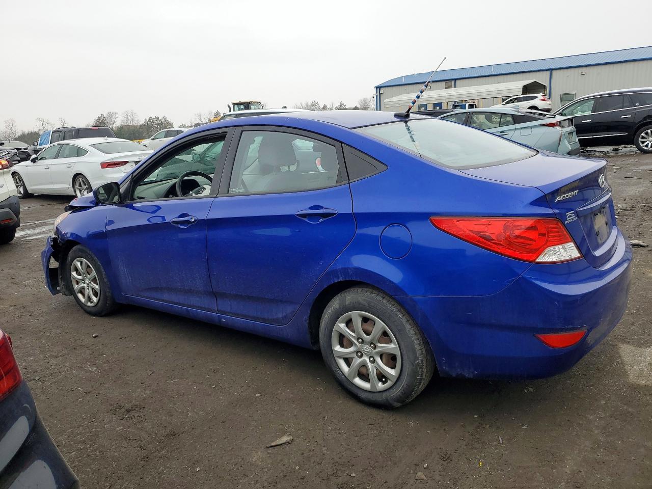2013 Hyundai Accent Gls - Фото 2