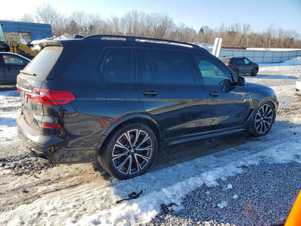 2021 BMW X7 M50I - Фото 3