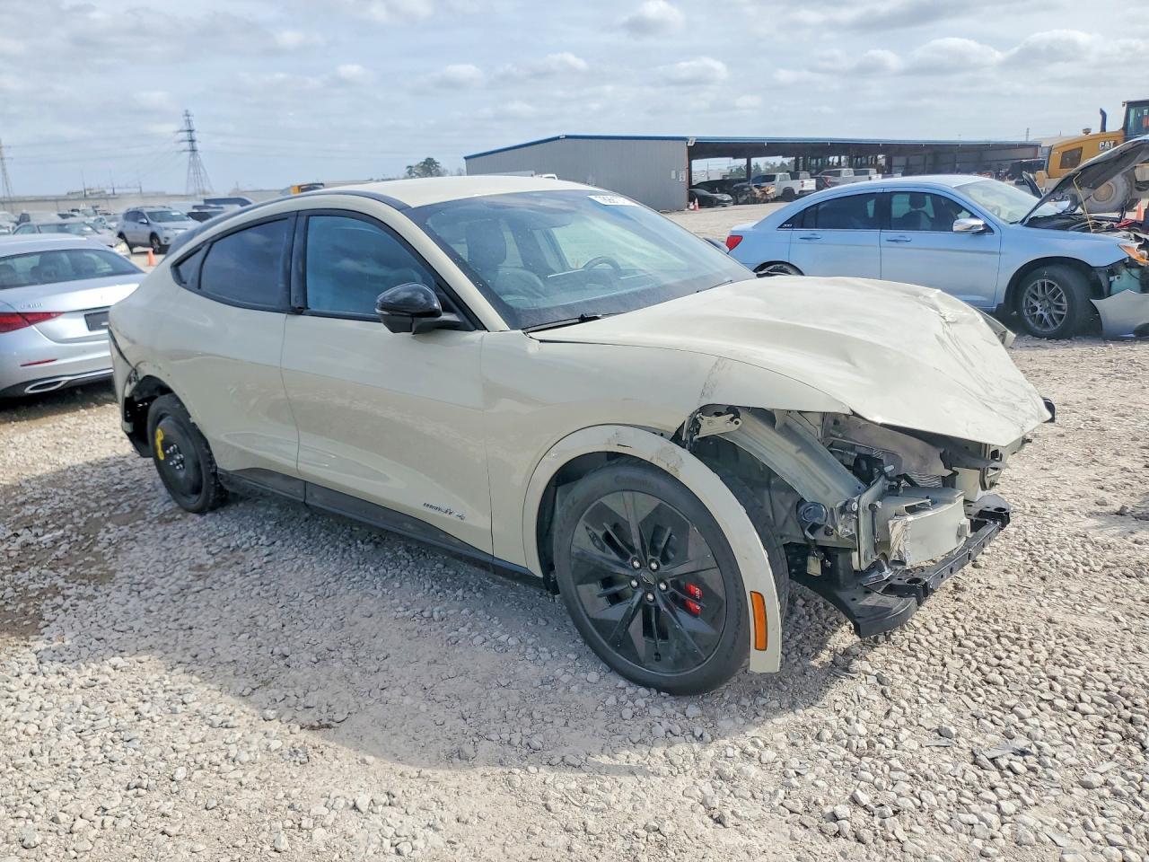 2025 Ford Mustang Mach-E Gt - Image 4