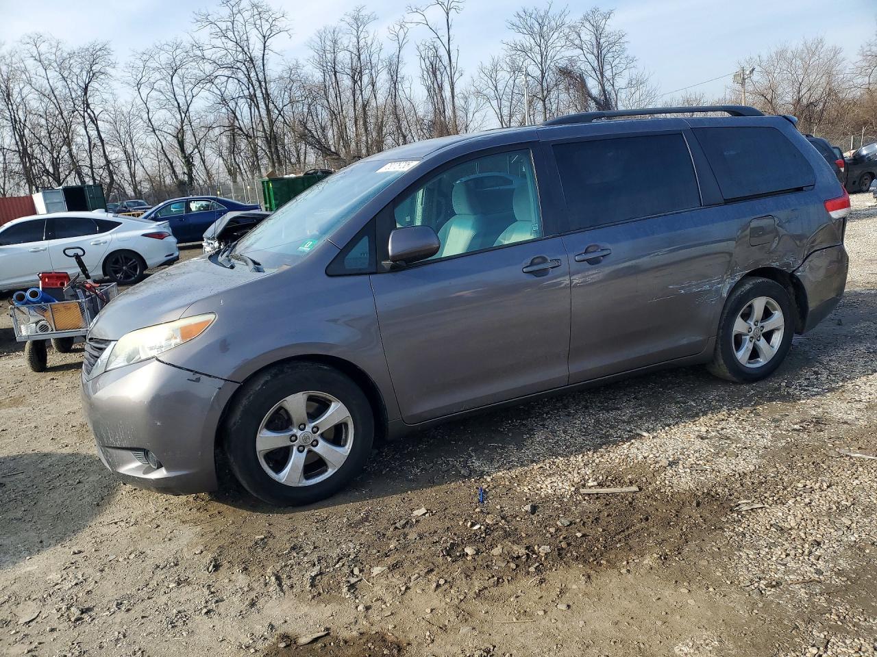 2012 Toyota Sienna Le 8-Passenger