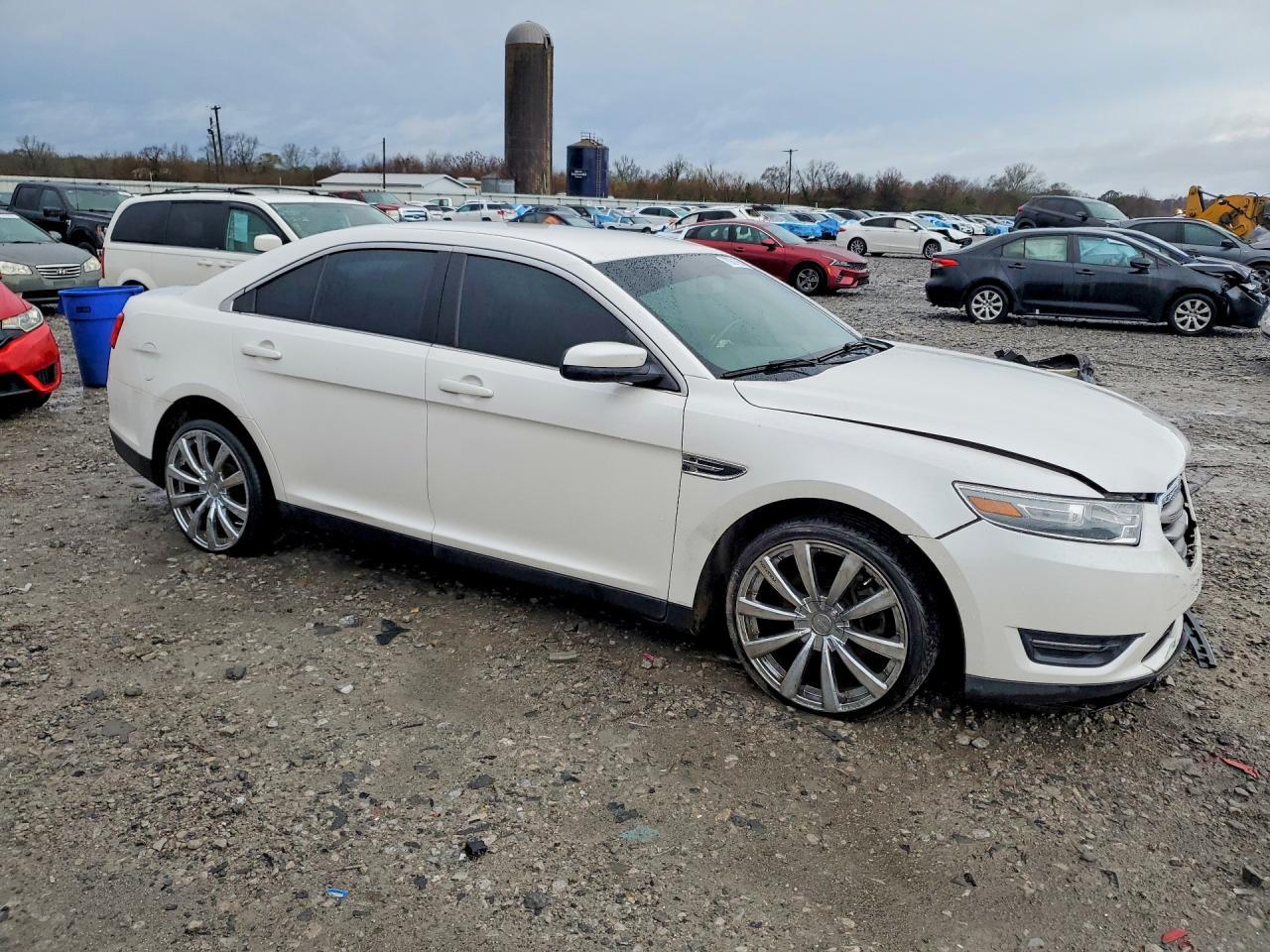 2013 Ford Taurus Sel - Image 4