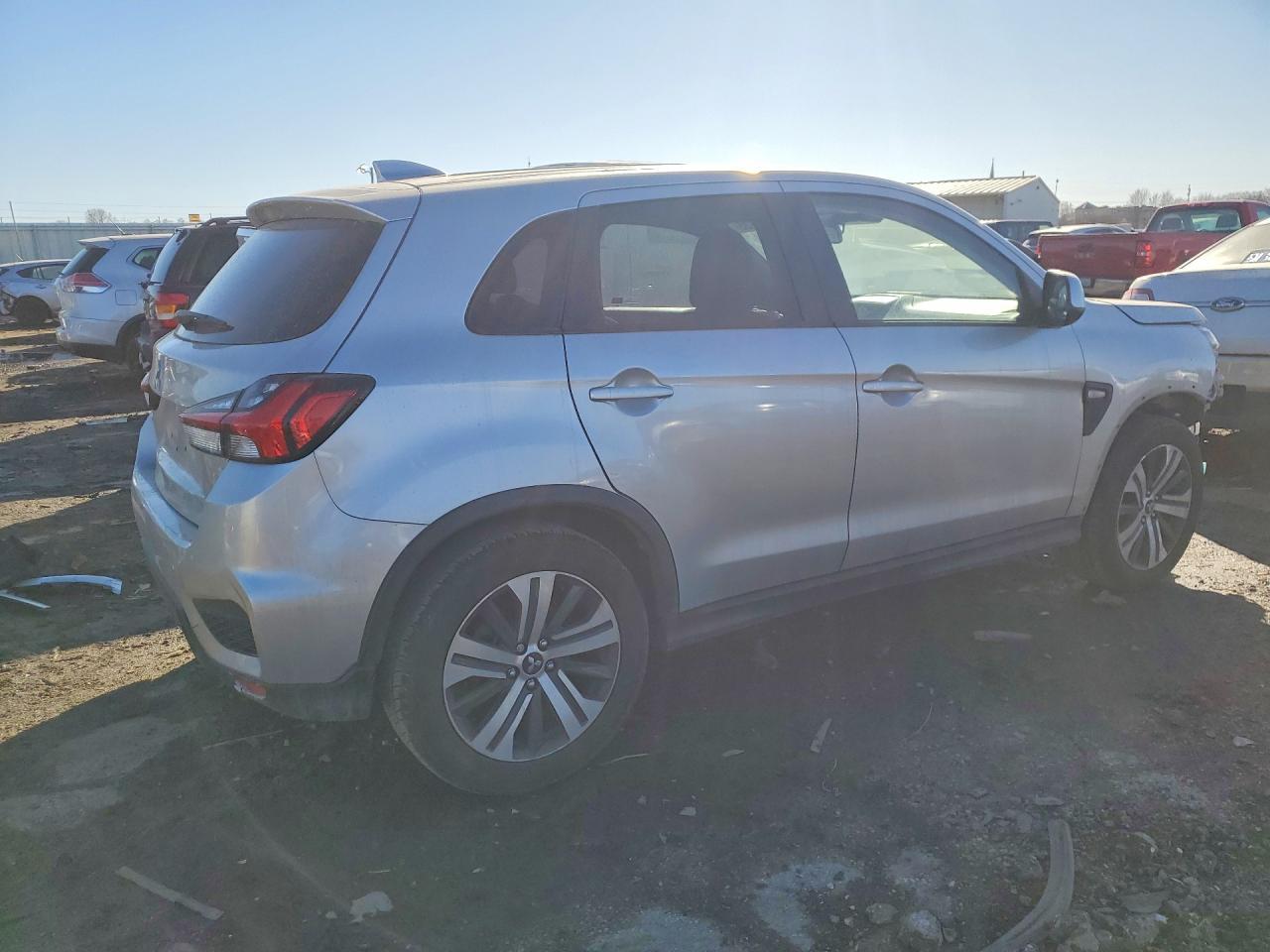 2022 Mitsubishi Outlander Sport Es - Фото 3