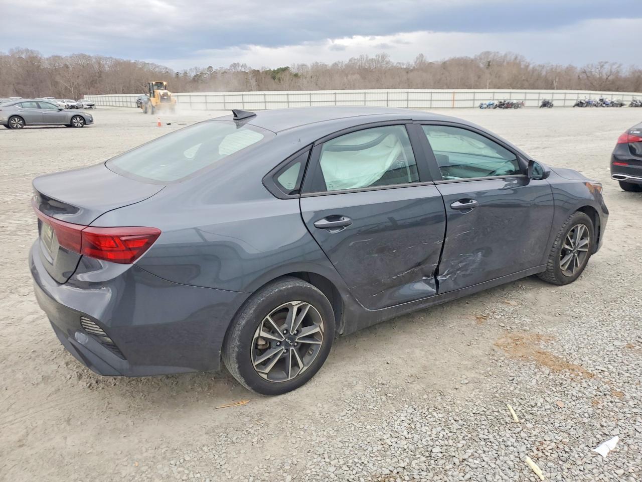 2024 Kia Forte Lx - Фото 3