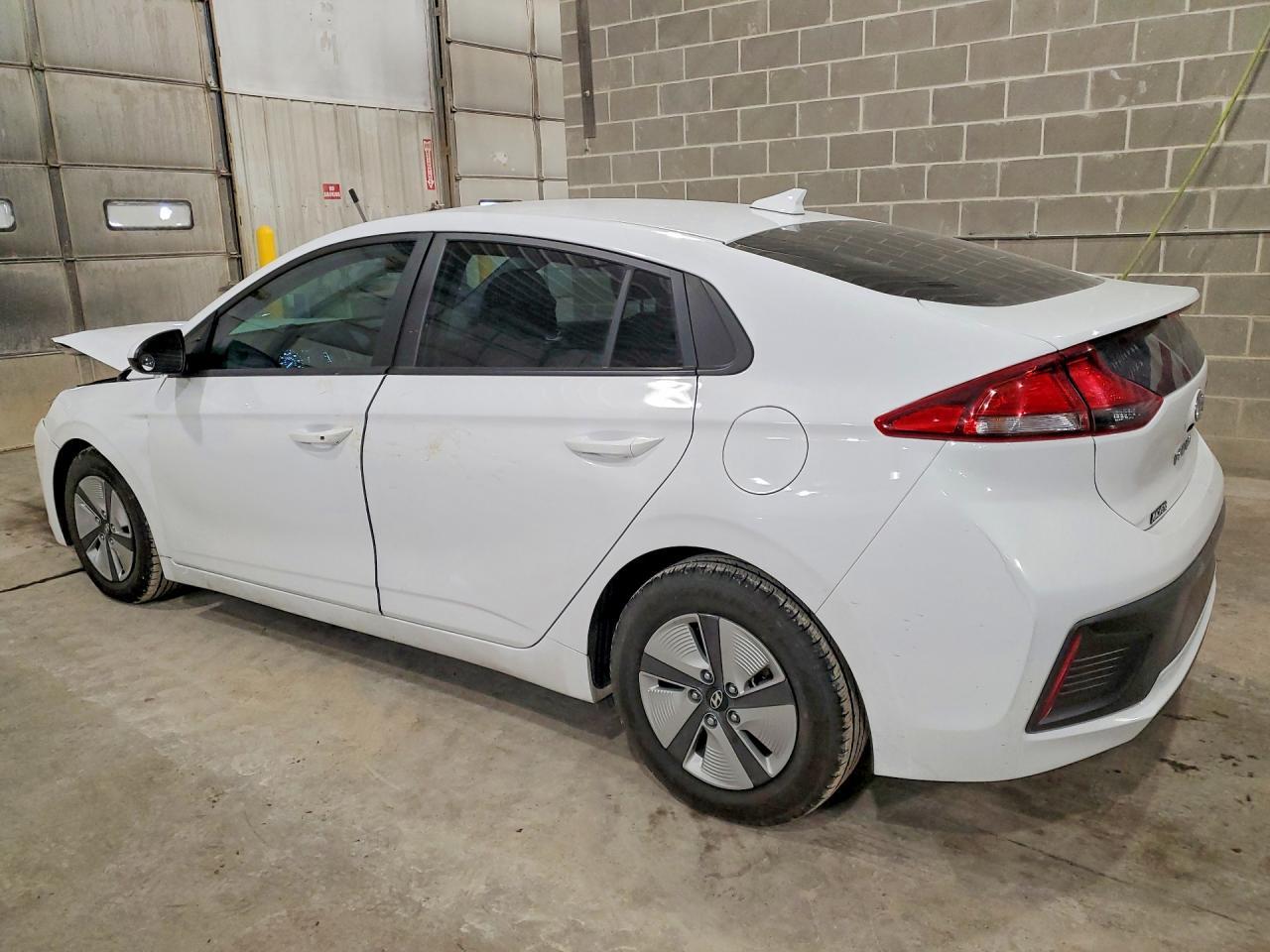 2021 Hyundai Ioniq Blue - Фото 2