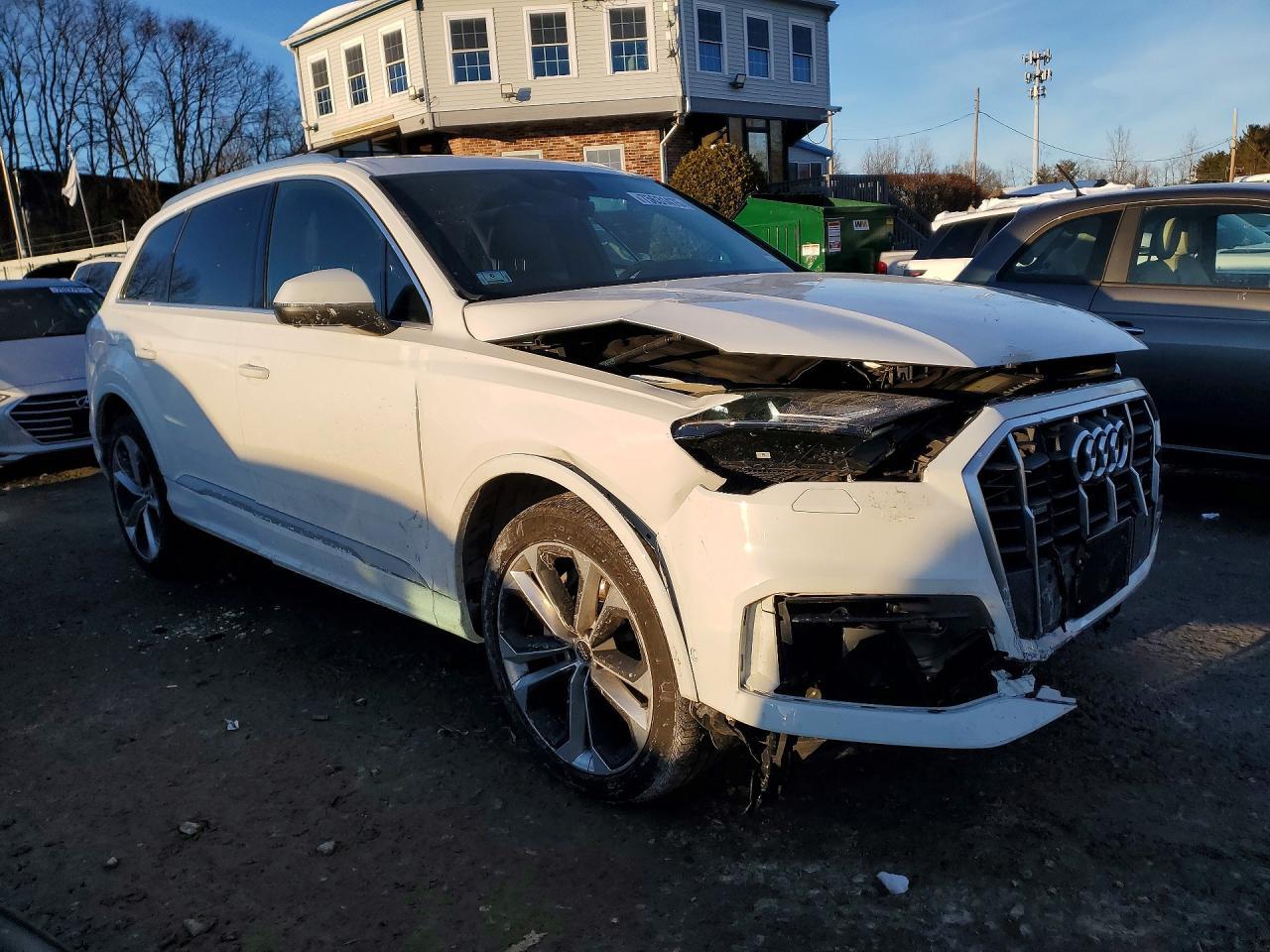 2020 Audi Q7 Premium Plus - Image 4