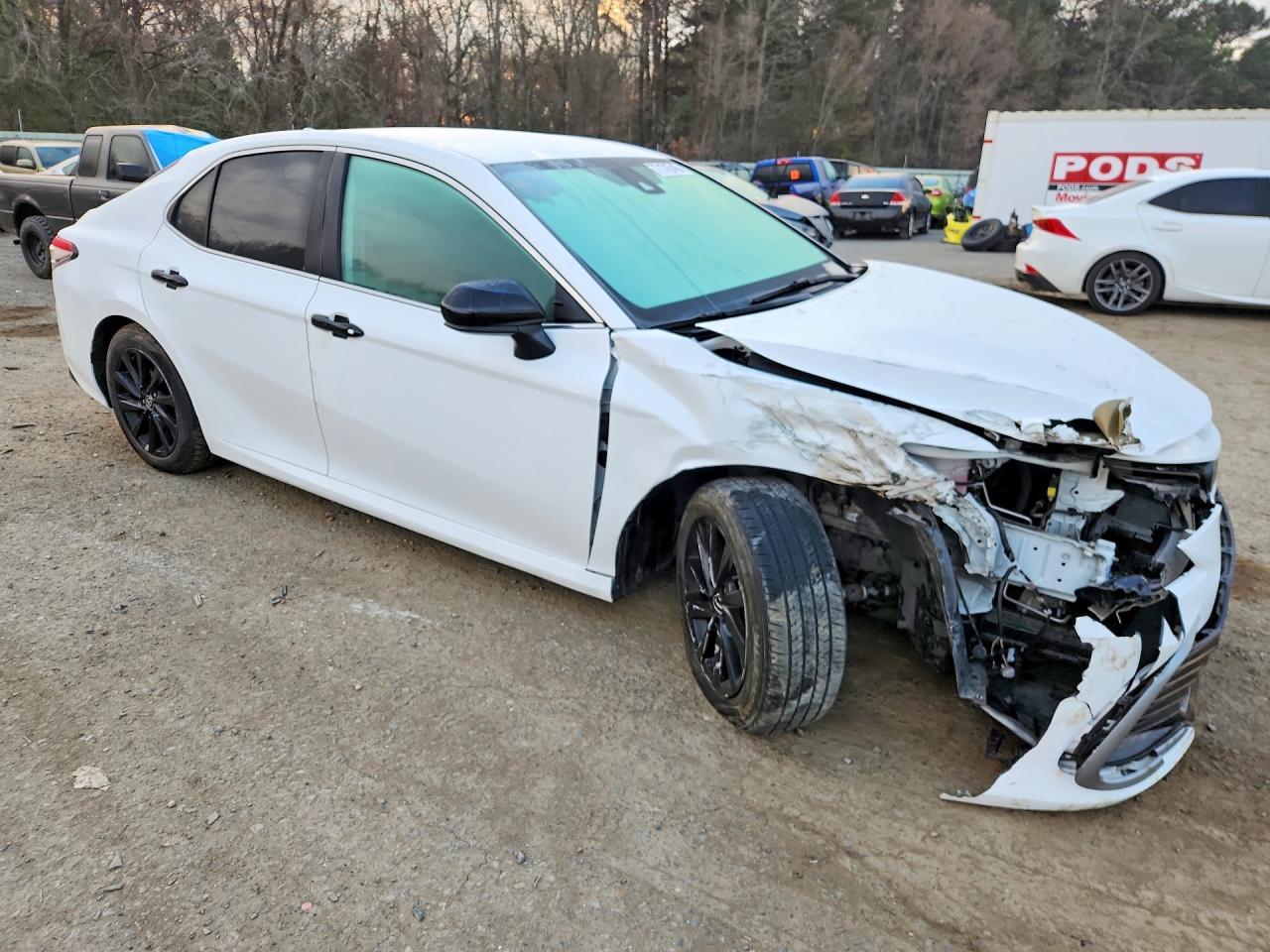 2022 Toyota Camry Le - Фото 4