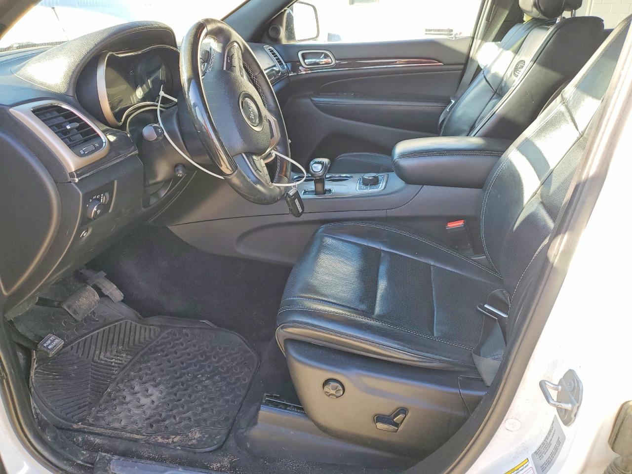 2015 Jeep Grand Cherokee Overland - Image 7