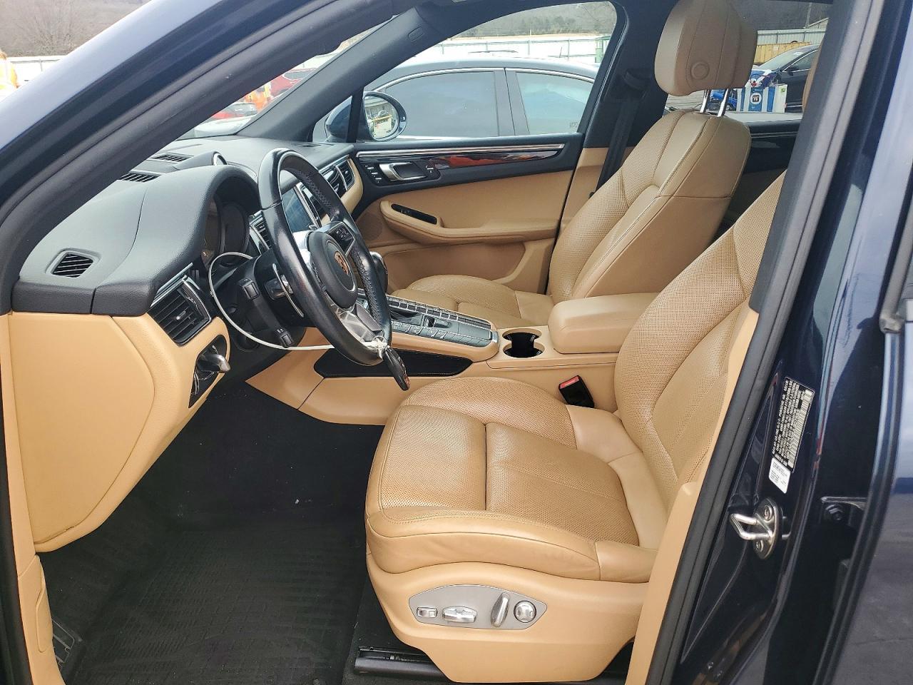 2018 Porsche Macan - Image 7