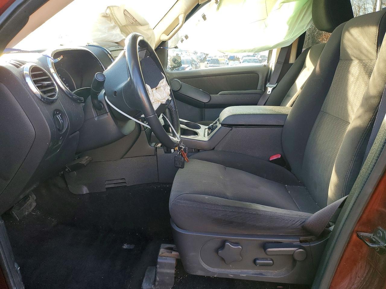 2010 Ford Explorer Xlt - Image 7