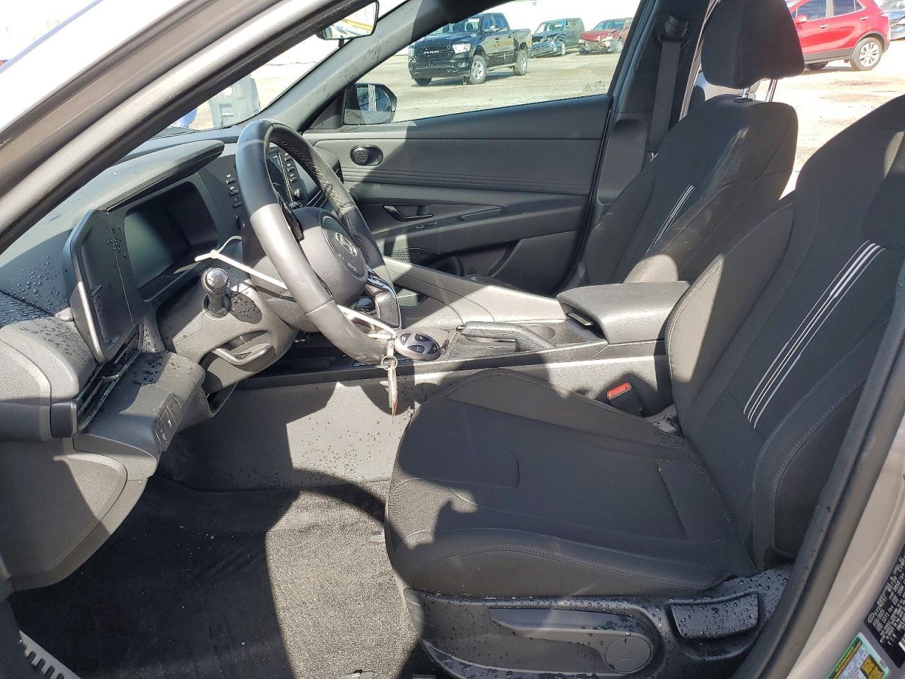 2025 Hyundai Elantra Sel Sport - Фото 7