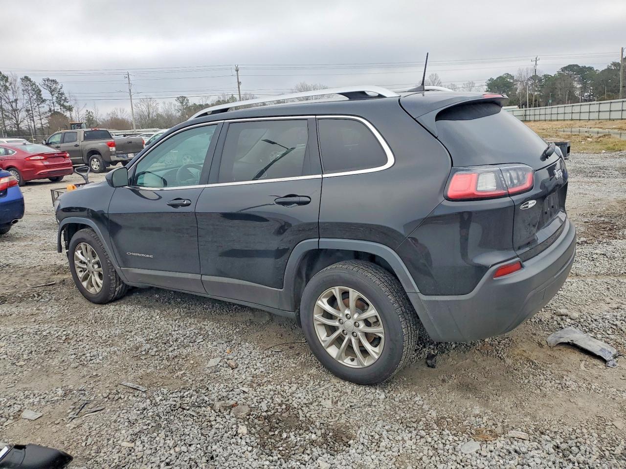 2019 Jeep Cherokee Latitude - Фото 2
