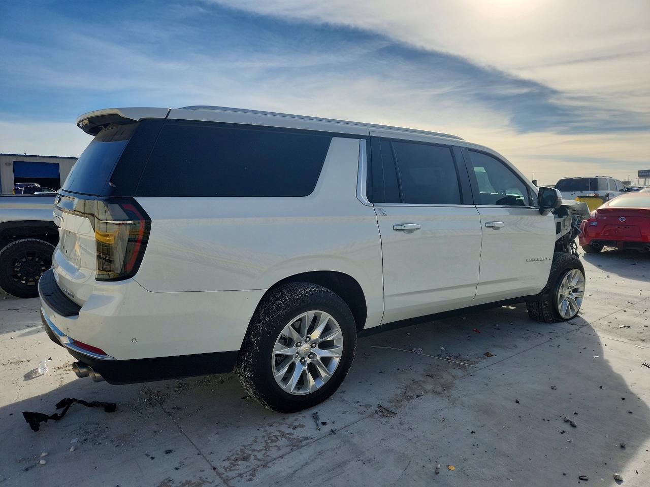 2025 Chevrolet Suburban K1500 Premier - Фото 3