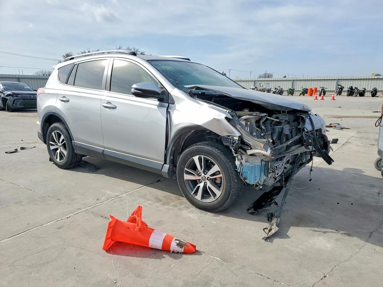 2018 Toyota Rav4 Xle - Фото 4