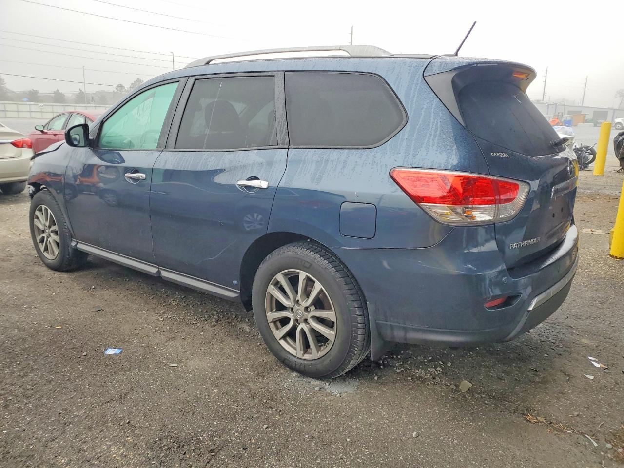 2015 Nissan Pathfinder S - Фото 2