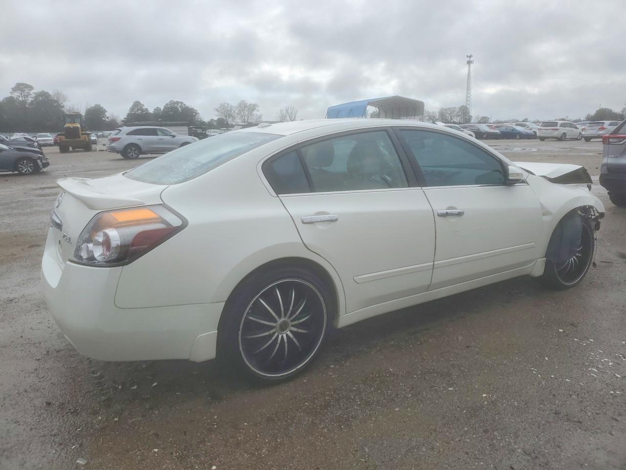 2011 Nissan Altima Base - Фото 3