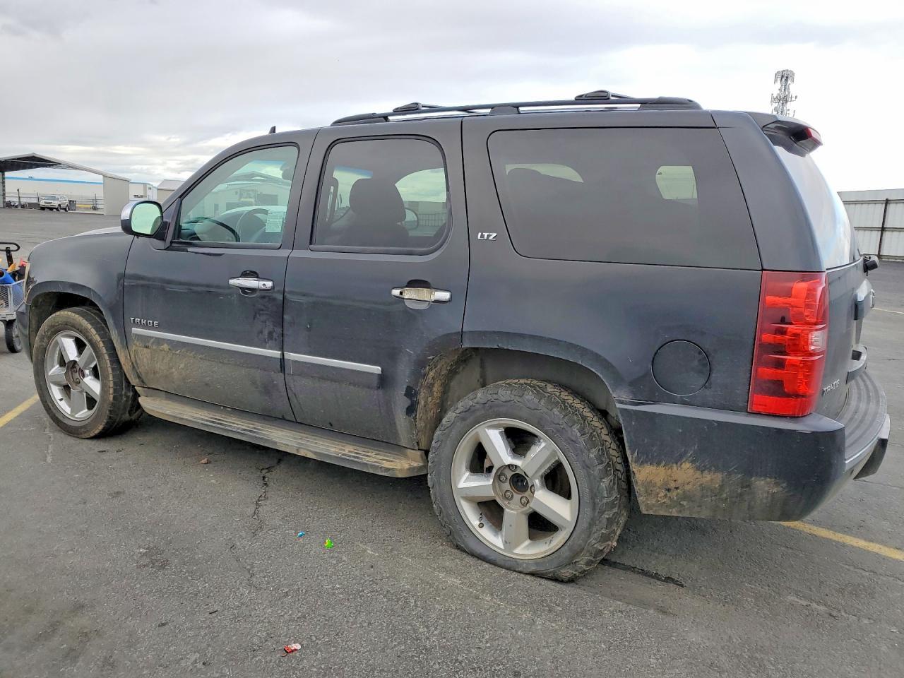 2011 Chevrolet Tahoe K1500 Ltz - Image 2