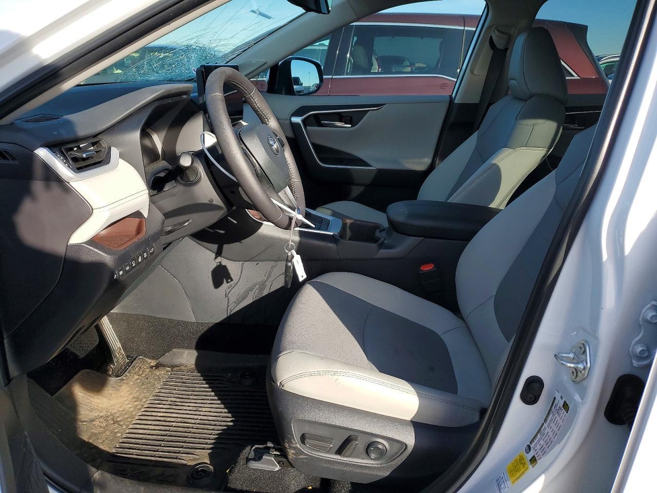 2025 Toyota Rav4 Limited - Фото 7