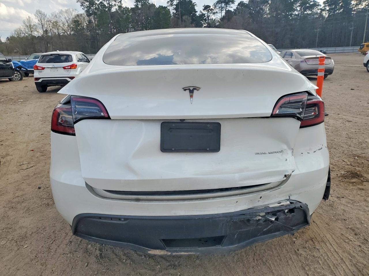 2023 Tesla Model Y - Фото 6